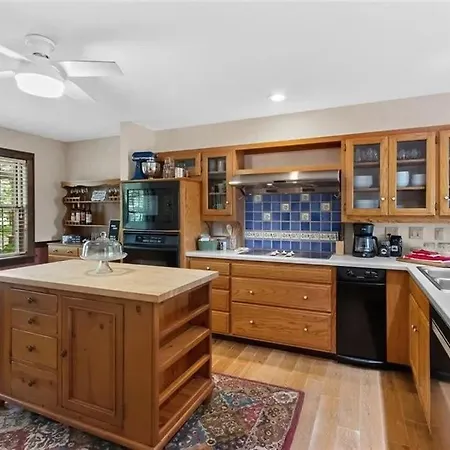 White River Mountain Manor- Million Dollar View-3