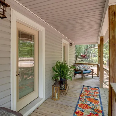 Arkansas Vacation Rental On Greers Ferry Lake!-3