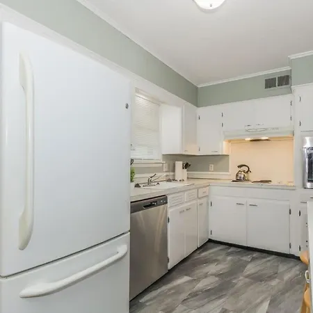 Mins To Zoo Hospital & Ua - Broadmoor Bungalow-3