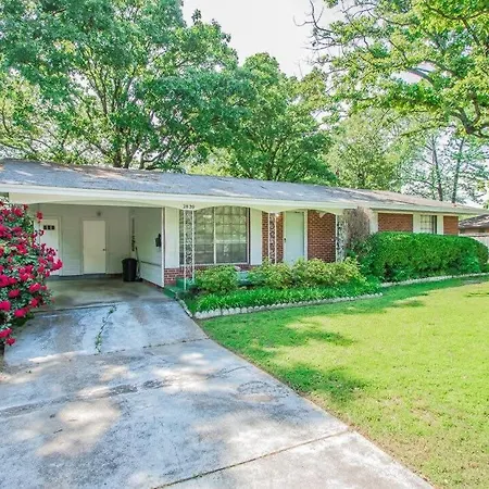 Mins To Zoo Hospital & Ua - Broadmoor Bungalow-2