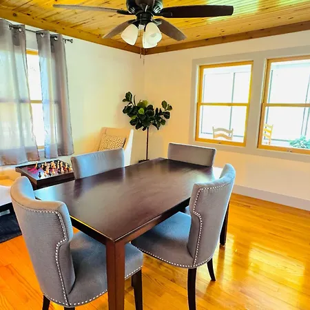 Beaver Lake Modern Getaway -3 Bedroom House-3