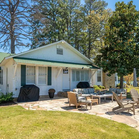 The Magnolia Cottage-3