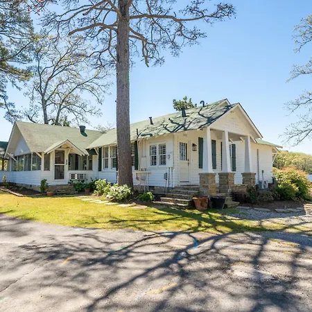 The Magnolia Cottage-2