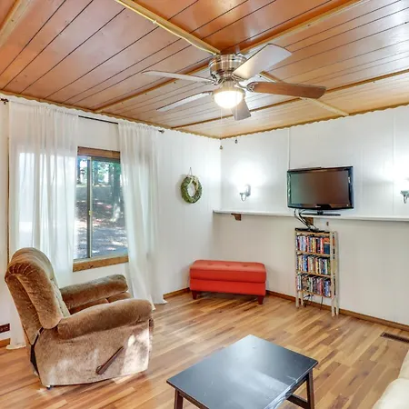 Edgemont Home W/ Deck ~ 9 Mi To Greers Ferry Lake!-2