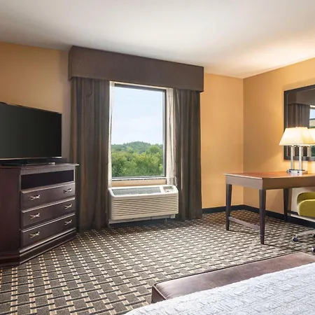 Hampton Inn & Suites Pine Bluff-3
