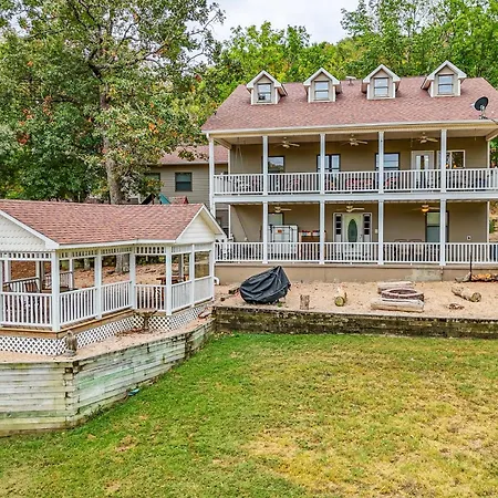 Waterfront Beaver Lake House W/ Deck & Fire Pit!-3