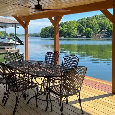 Bella Vista Lakehouse W/ Hill Tram, Deck & Views!-3