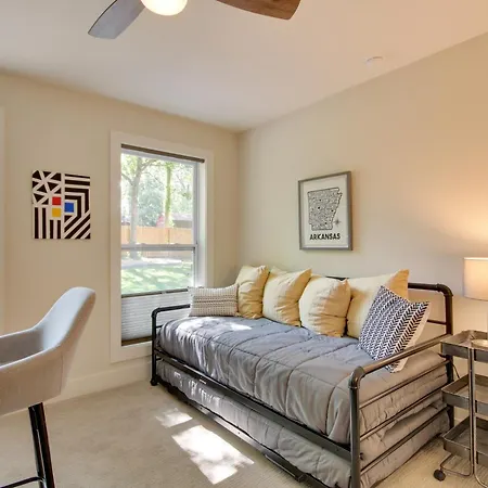 Sunny And Chic Retreat With Spacious Yard And Patio!-3