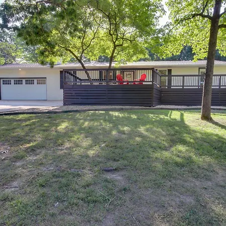 Sunny And Chic Retreat With Spacious Yard And Patio!-2