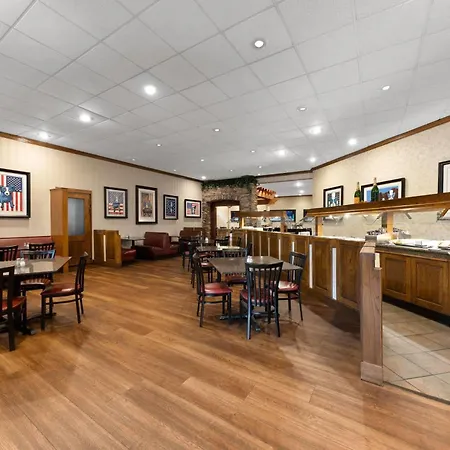 Wyndham Riverfront Hotel-2