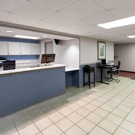 Days Inn By Wyndham Mountain Home-2