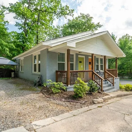 Mountain Bungalow-Walk To Downtown/Biker'S Dream!-3