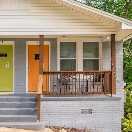 Spring Bungalow - A Cozy Getaway In Downtown Hot Springs!-3