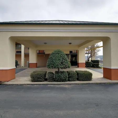 Quality Inn & Suites Clarksville-2