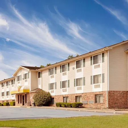 Super 8 By Wyndham Fayetteville-3