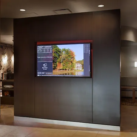 Courtyard By Marriott Fayetteville-3