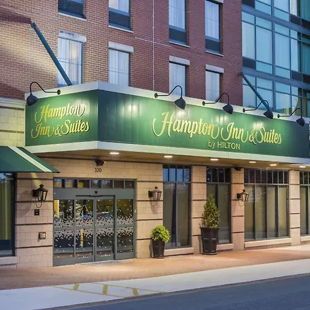 Hampton Inn & Suites Little Rock-Downtown-2