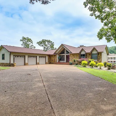 Amenity-Packed Hot Springs Lakehouse With Pool!-3
