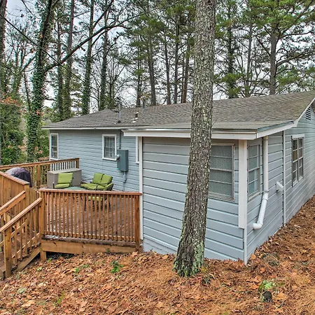 Centrally Located Hot Springs Home W/ Deck!-2