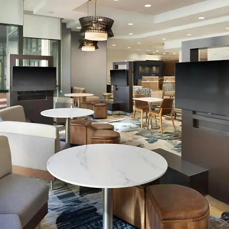 Courtyard By Marriott Little Rock Downtown-3