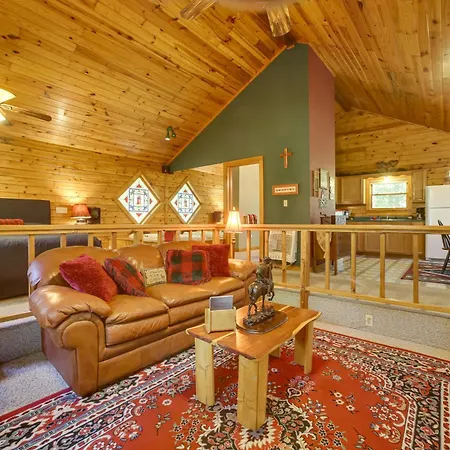 Secluded Studio W/ Deck ~ 8 Miles To Beaver Lake!-2