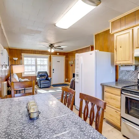 Pet-Friendly Cabin With Designated Boat Slip!-3