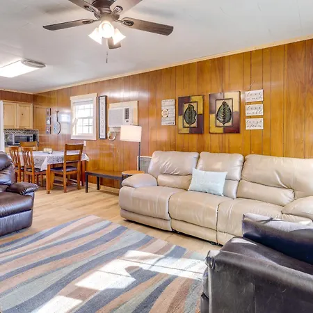 Pet-Friendly Cabin With Designated Boat Slip!-2