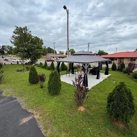 Ozark Inn & Suites-2