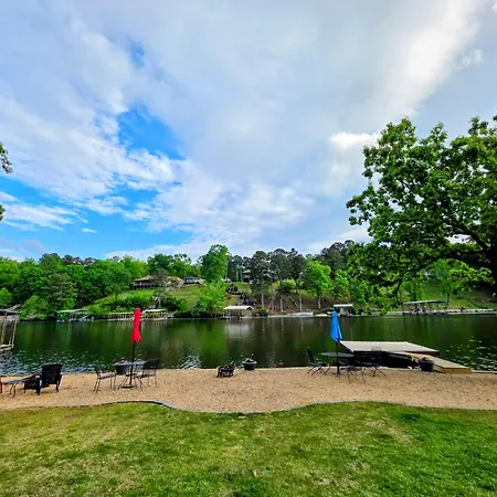 #02 - Unique Lakeside Studio Cottage- Pet Friendly-3