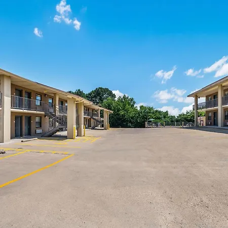 Quality Inn & Suites Hot Springs-Lake Hamilton-2