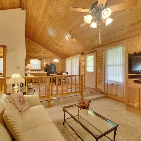 Studio W/ Deck: Near Thorncrown Chapel & Lakes-2