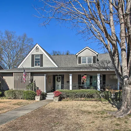 Hot Springs Home: Walk To Oaklawn!-3