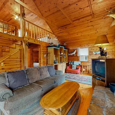 Charlie'S Ol' Fishing Cabin-3