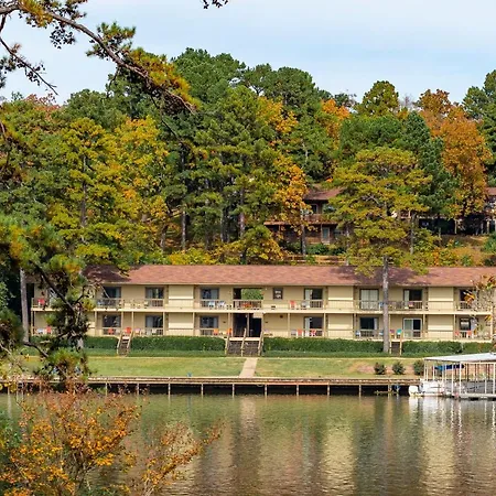 Lake Hamilton Beach hotels
