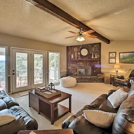 Hillside Rogers Cottage With Beaver Lake Views!-3