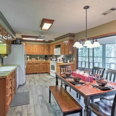 Waterfront Family Home With Deck, 5 Miles To Marina!-2