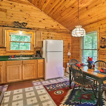 Secluded Studio With Deck, About 8 Miles To Beaver Lake! Eureka Springs