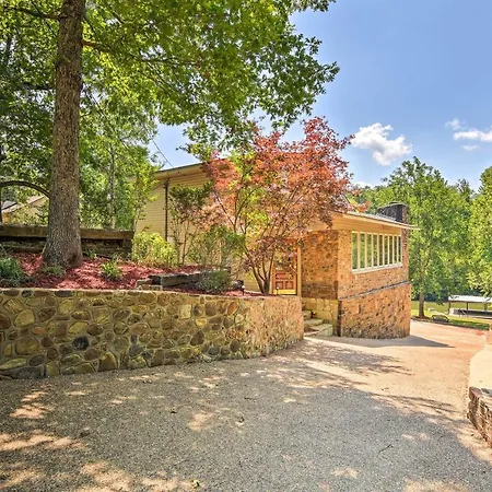 Private Deck & Dock: Home On Lake Hamilton!-2