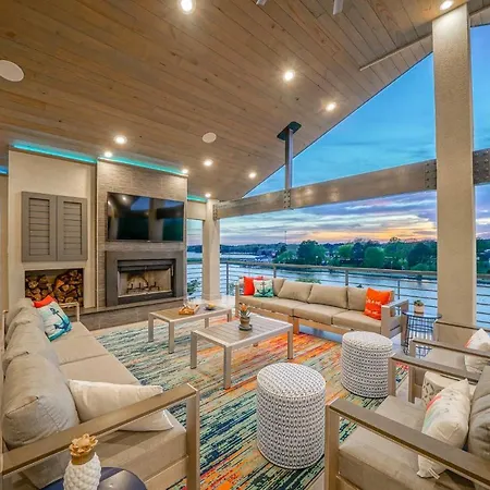 Lakefront Smart Home With Luxe Multi-Level Deck!-2