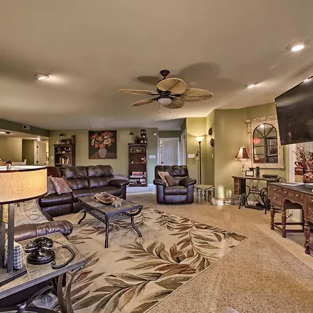 Lakefront Retreat With Dock And Beach 2 Miles To Golf-3