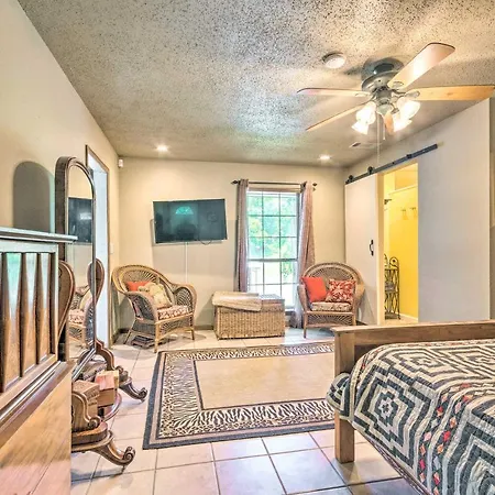 Updated Deck & Dock: Lakefront Home In Hot Springs-3