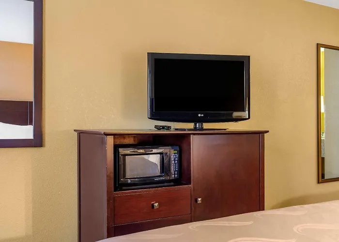 Russellville Beach hotels